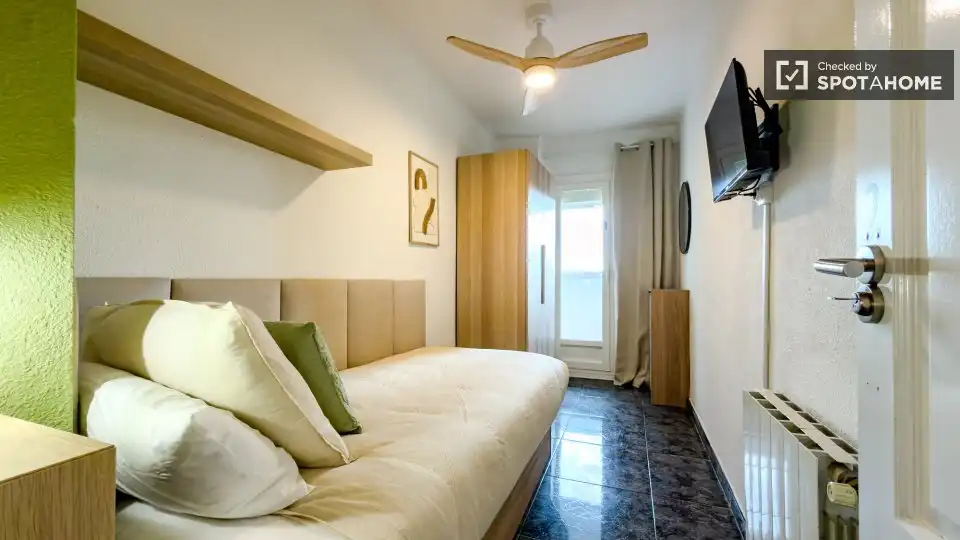 Bedroom of Flat for rent in Barcelona  with Air Conditioner, Heating and Furnished