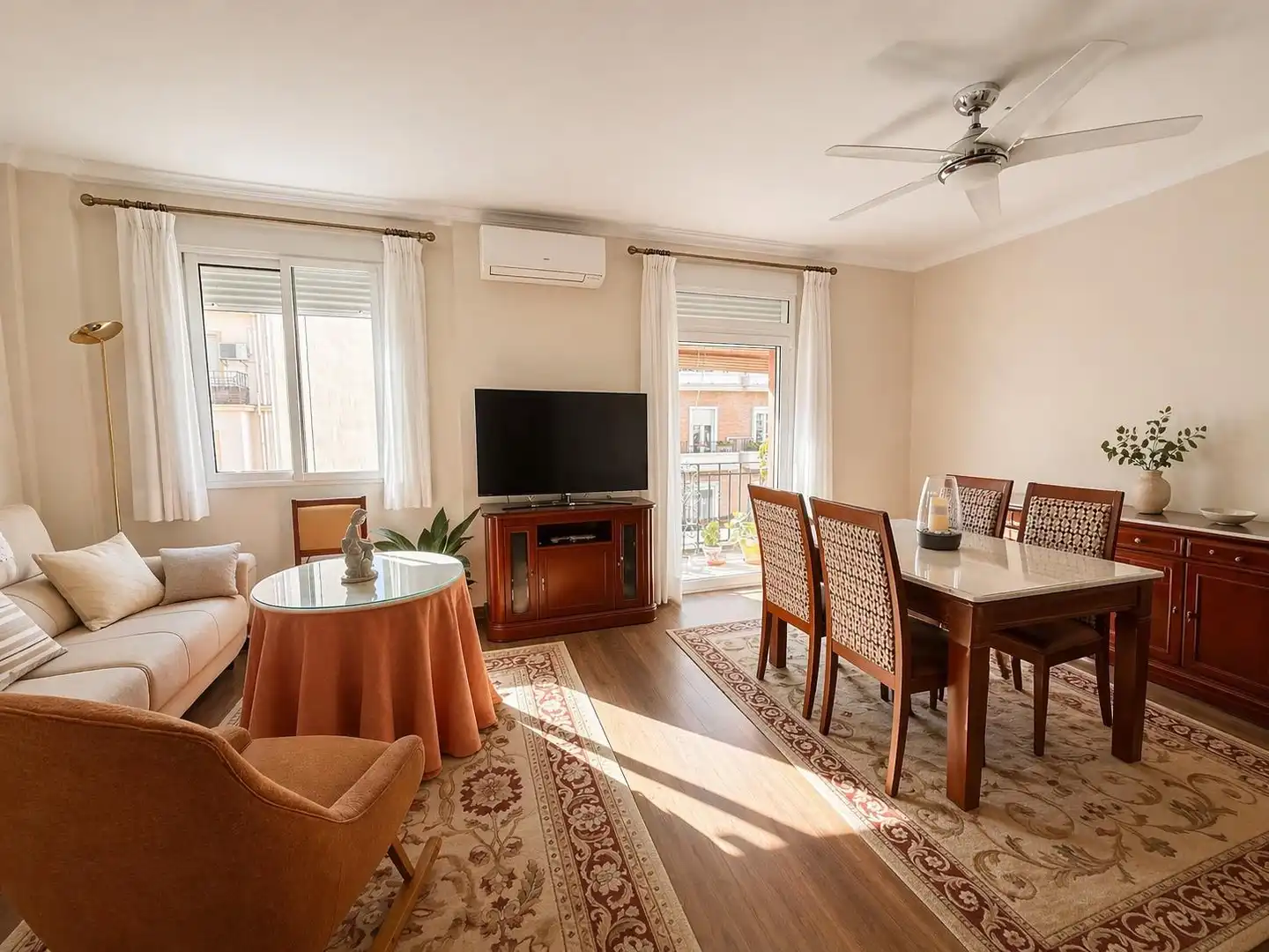 Sala de estar de Piso en venta en  Valencia Capital con Aire acondicionado y Balcón