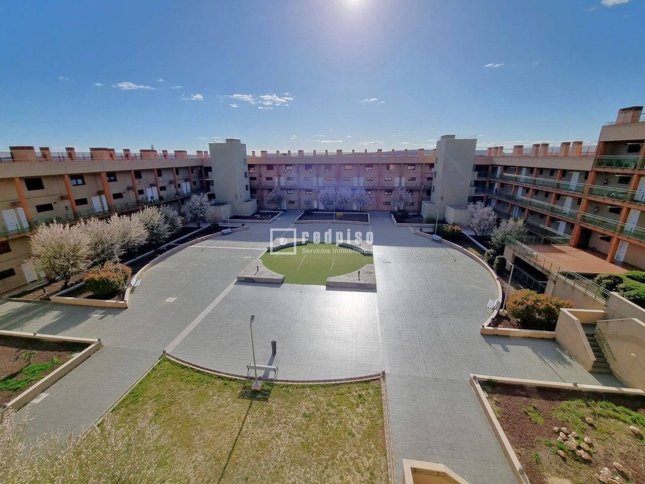 Vista exterior de Dúplex de lloguer en Rivas-Vaciamadrid amb Calefacció, Traster i Piscina