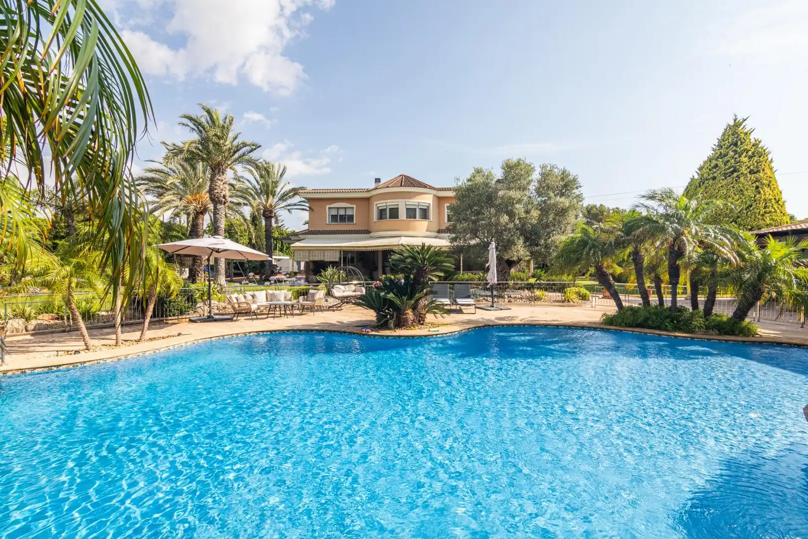 Piscina de Casa o chalet en venta en Elche / Elx con Aire acondicionado, Calefacción y Jardín privado