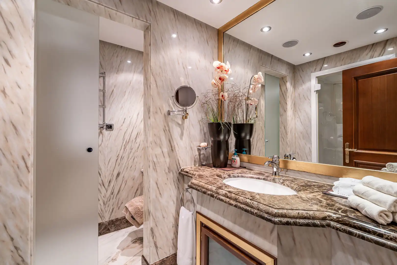 Badezimmer von Maisonette zum Verkauf in Estepona mit Klimaanlage, Terrasse und Schwimmbad