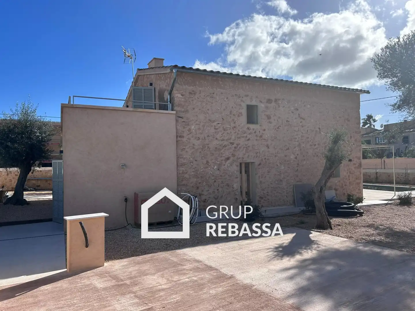 Vista exterior de Casa o xalet en venda en Marratxí amb Aire condicionat, Jardí privat i Terrassa