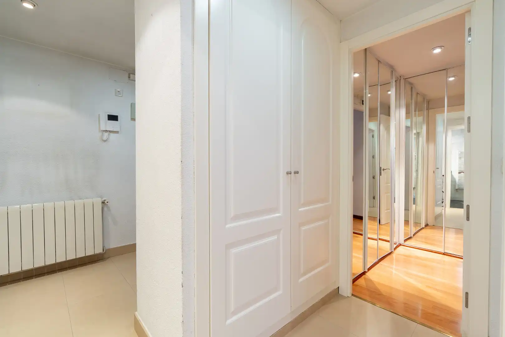 Flat for sale in Madrid  with Air Conditioner, Heating and Private garden