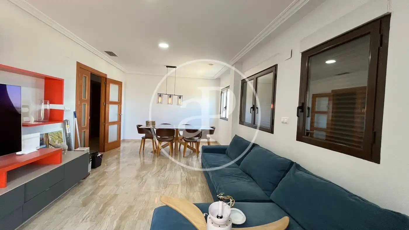 Sala de estar de Piso de alquiler en Elche / Elx con Aire acondicionado, Calefacción y Jardín privado