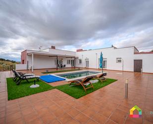 Exterior view of House or chalet for sale in  Toledo Capital  with Air Conditioner, Private garden and Swimming Pool