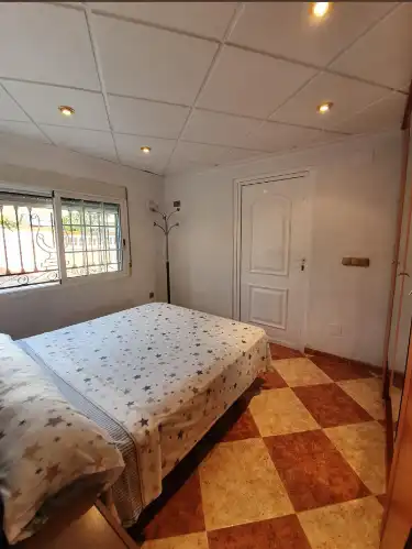 Habitación de Casa o chalet en venta en Torrevieja con Aire acondicionado, Calefacción y Jardín privado