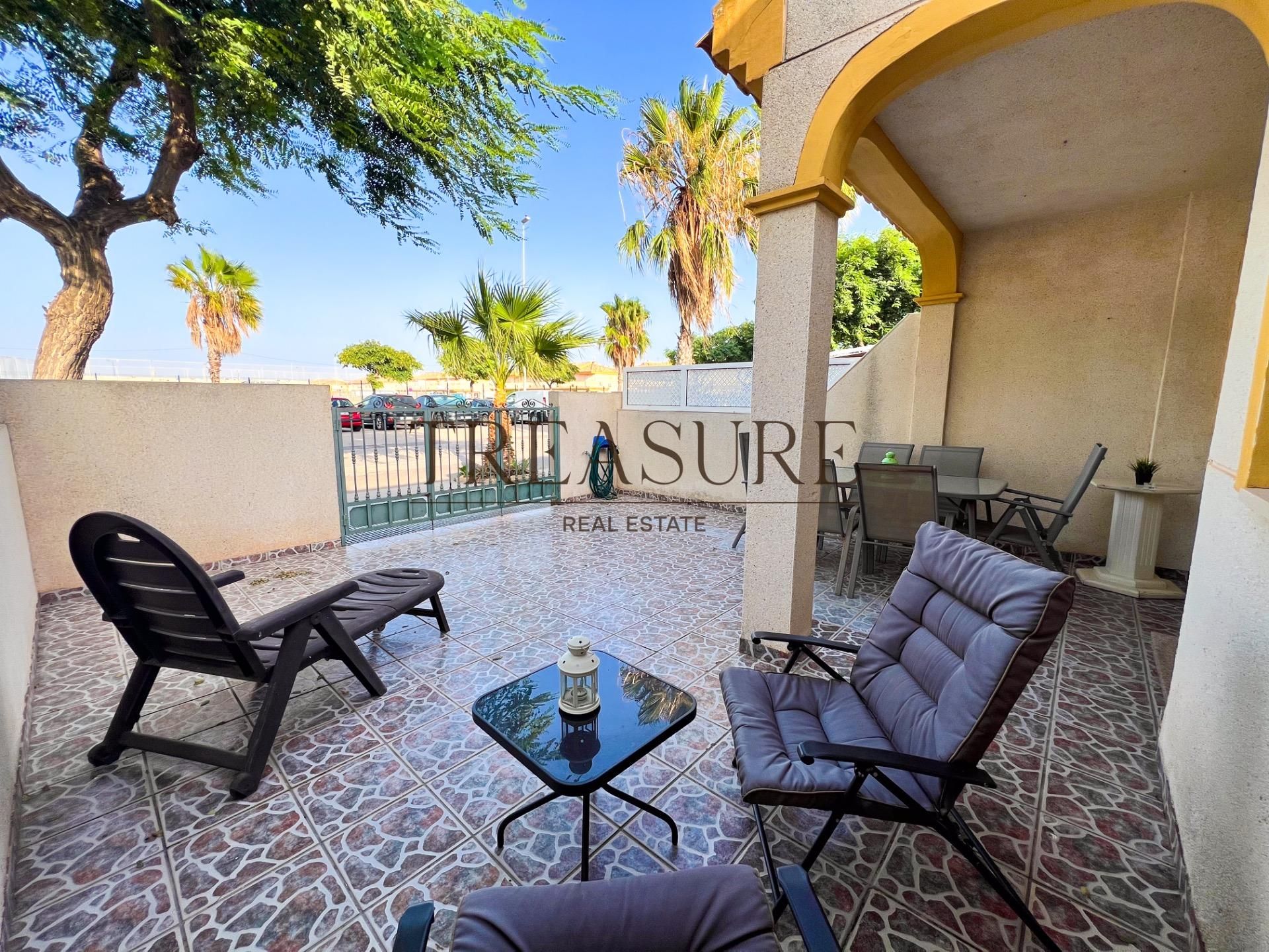 Vista exterior de Casa adosada en venta en Cartagena con Aire acondicionado, Jardín privado y Terraza