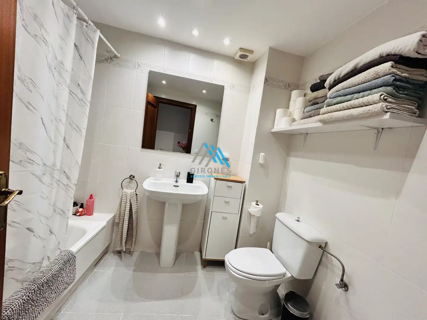 Bathroom of Flat for rent in Sant Feliu de Guíxols  with Air Conditioner, Heating and Parquet flooring