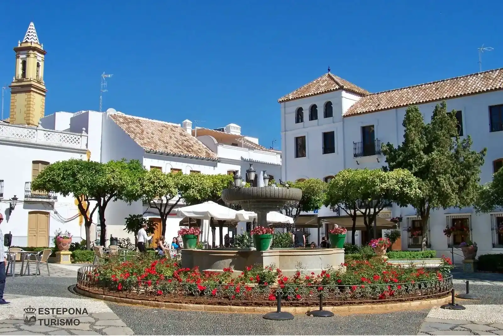 Vista exterior de Apartamento de alquiler en Estepona con Aire acondicionado, Calefacción y Terraza