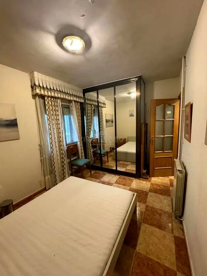 Bedroom of Flat for share in Madrid  with Furnished