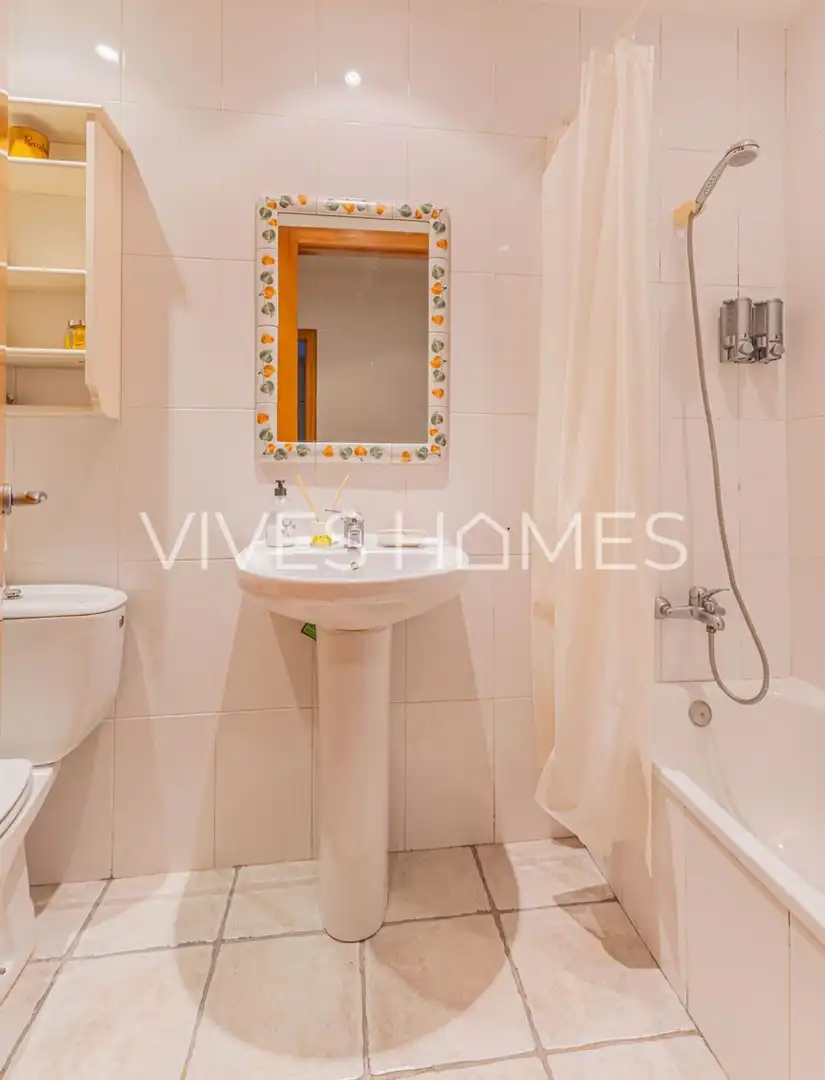 Bathroom of Houses for sale in Caldes d'Estrac  with Air Conditioner, Heating and Private garden