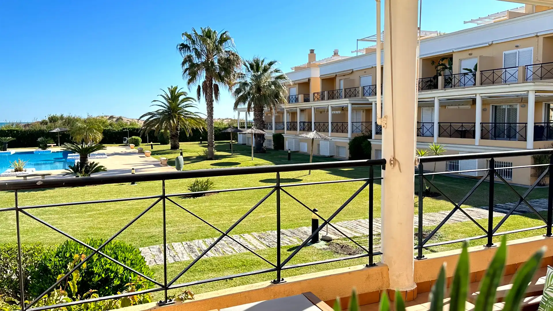Vista exterior de Apartament de lloguer en Oliva amb Aire condicionat, Calefacció i Terrassa