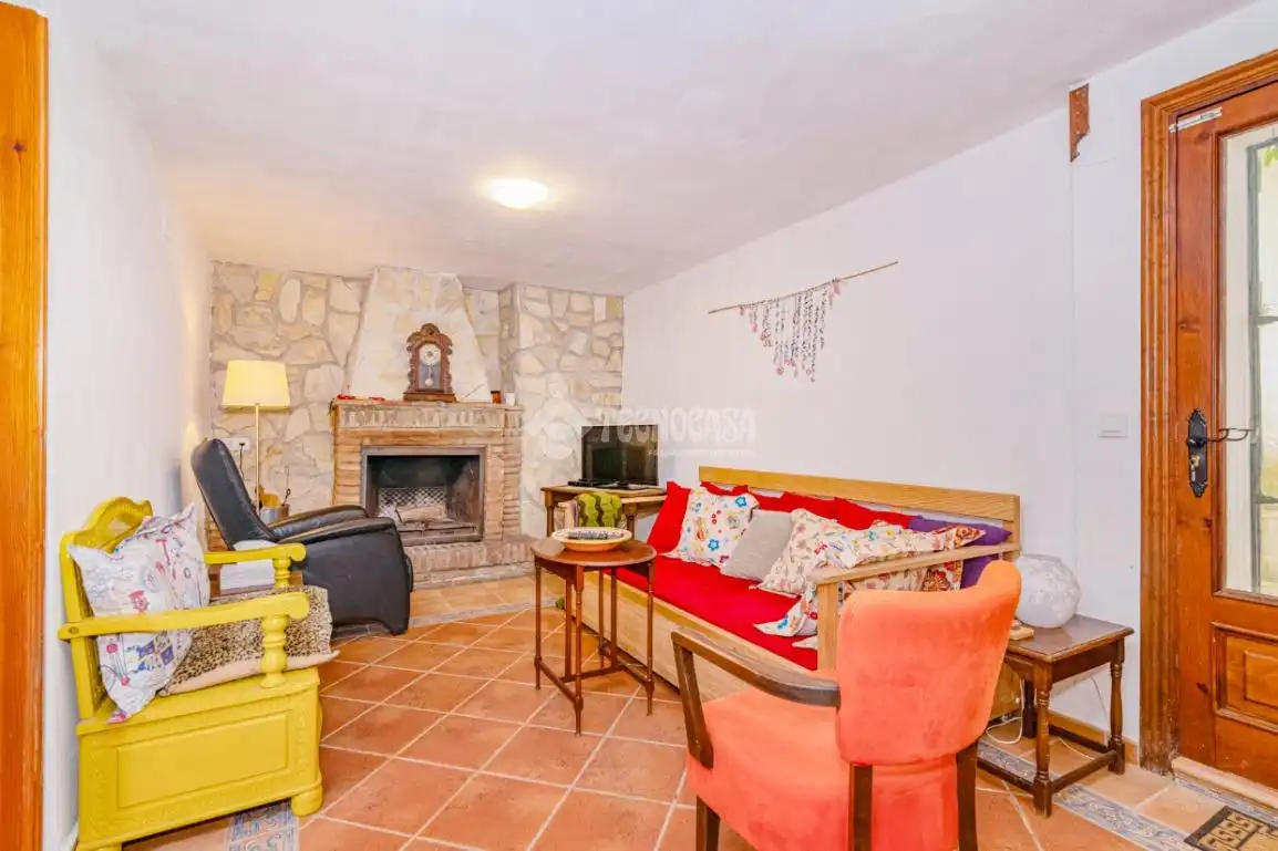 Sala d'estar de Finca rústica en venda en Loja amb Aire condicionat, Jardí privat i Terrassa