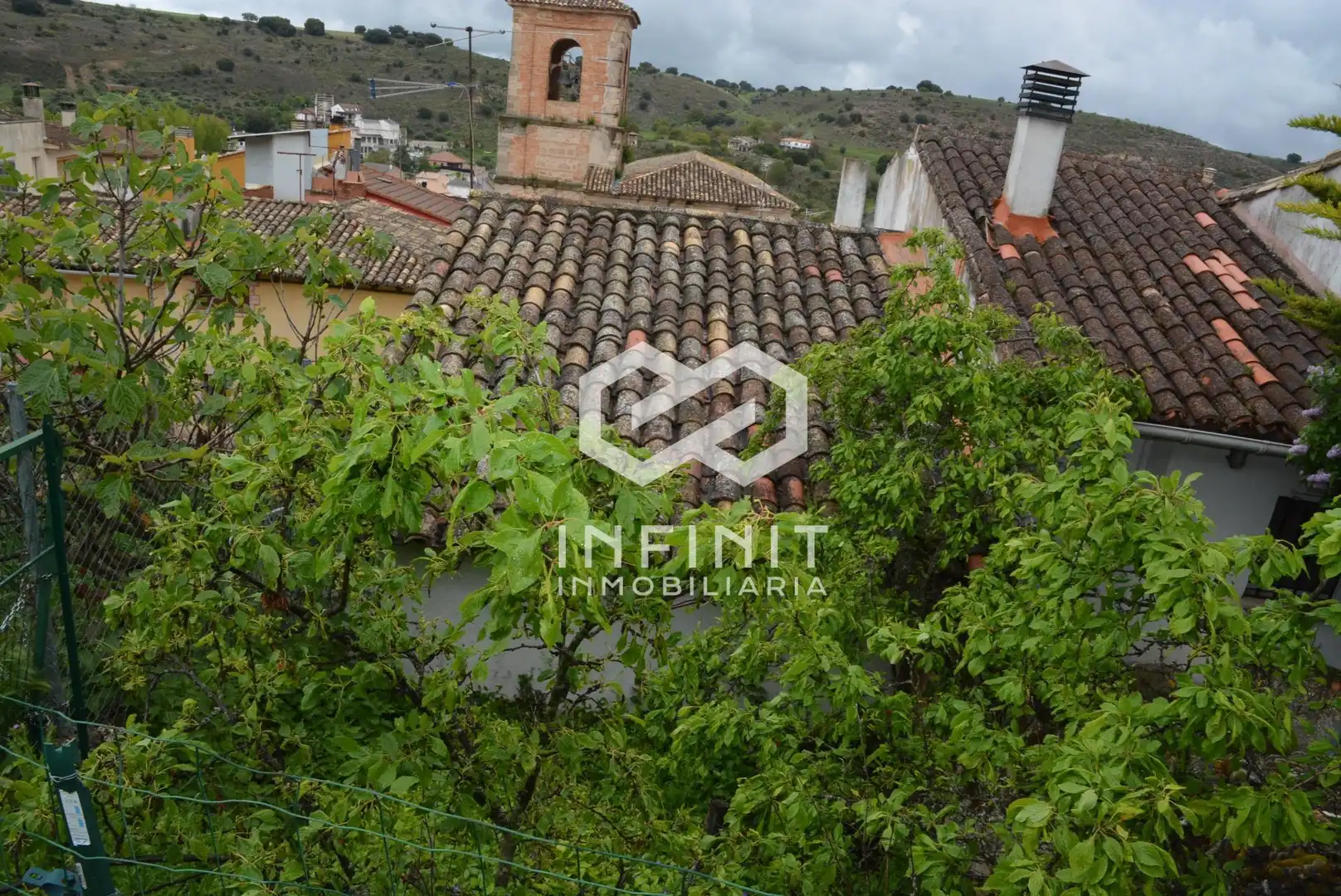 Exterior view of Houses for sale in Peñalver  with Private garden and Balcony
