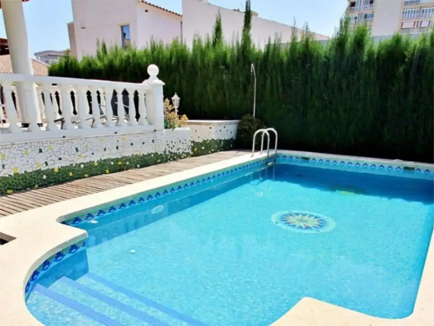 Piscina de Casa o xalet en venda en Benicasim / Benicàssim amb Aire condicionat, Piscina i Balcó