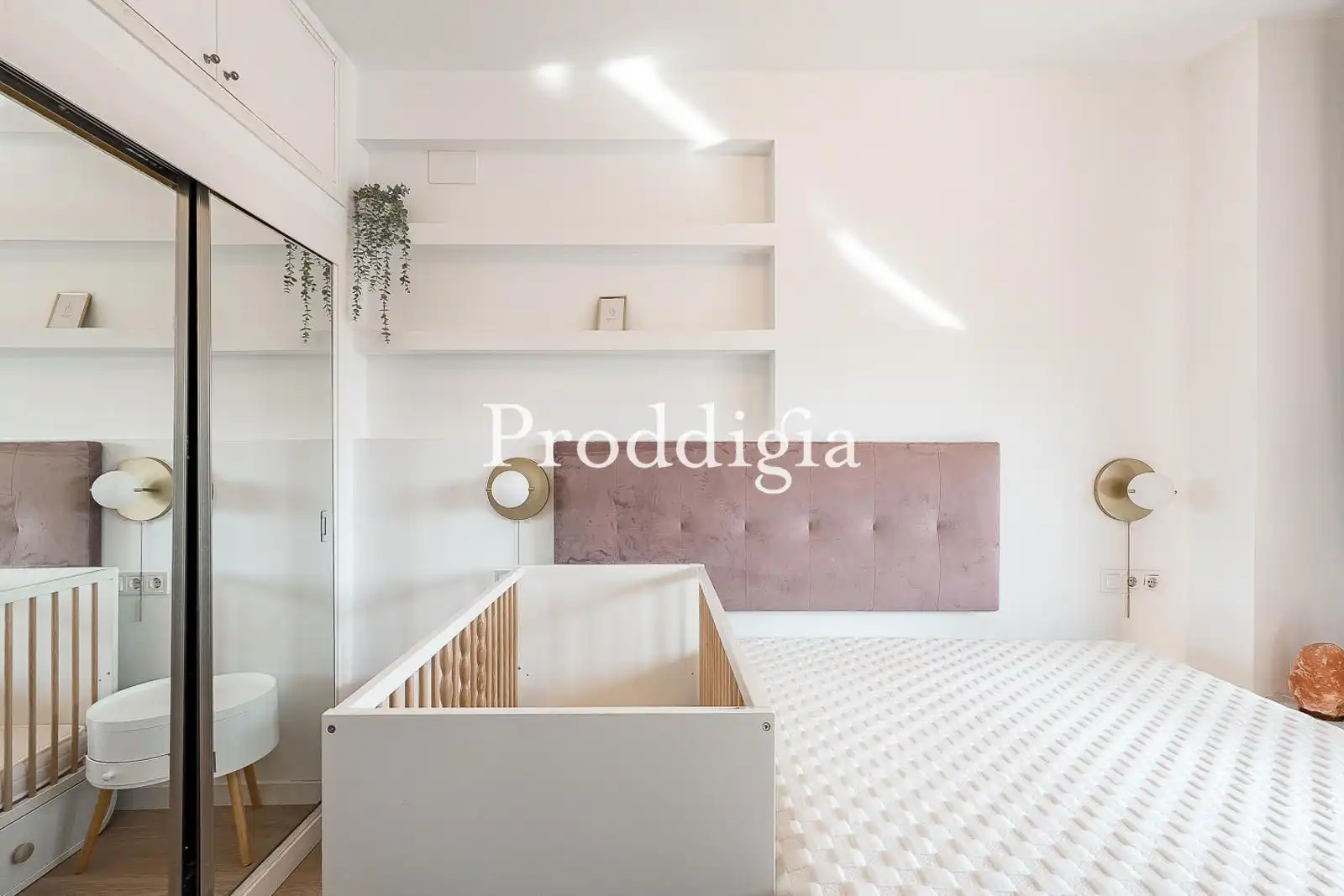 Bedroom of Attic for sale in Barcelona  with Air Conditioner, Heating and Terrace