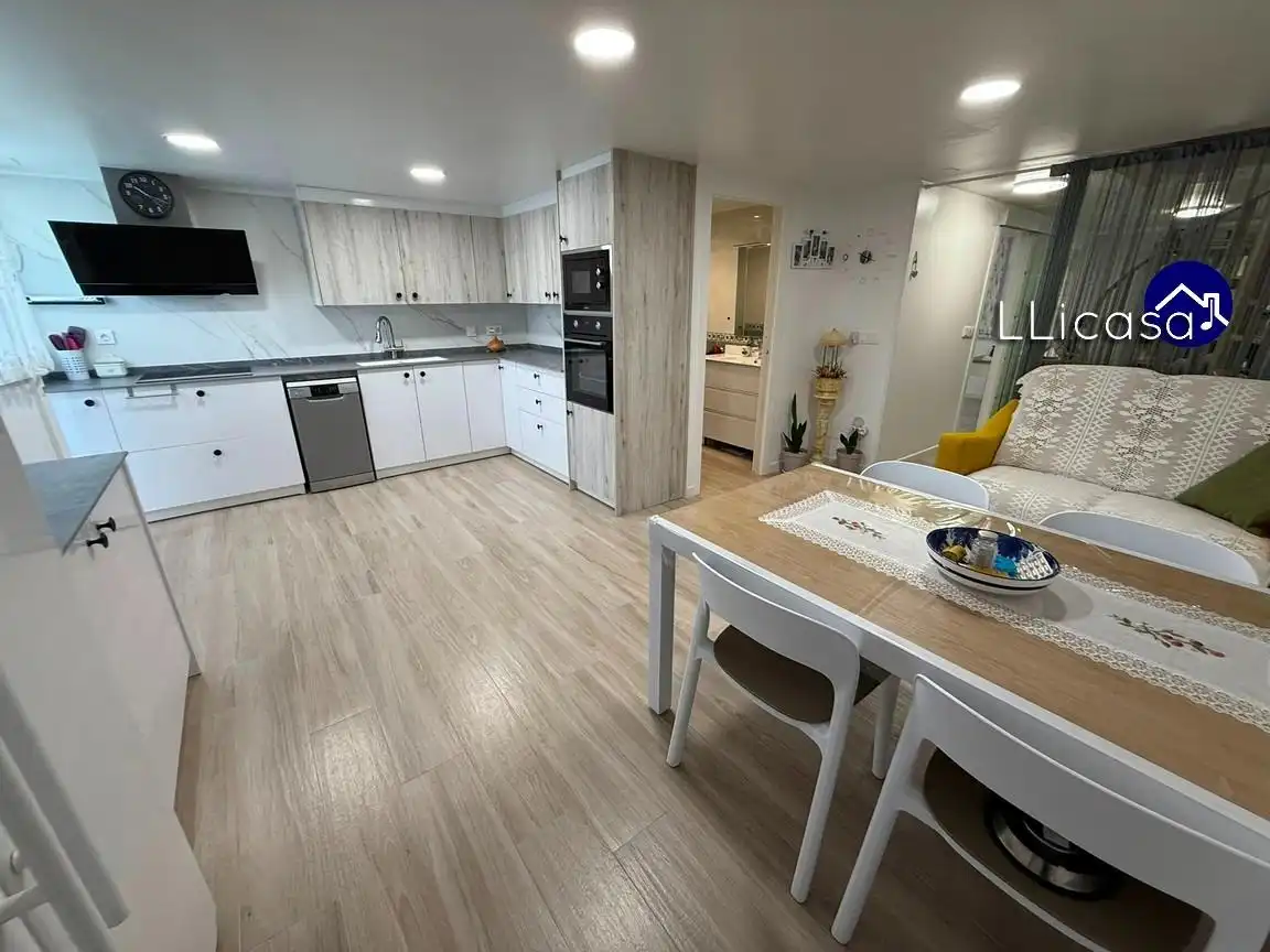 Cocina de Casa adosada en venta en La Pobla de Vallbona con Aire acondicionado, Jardín privado y Terraza