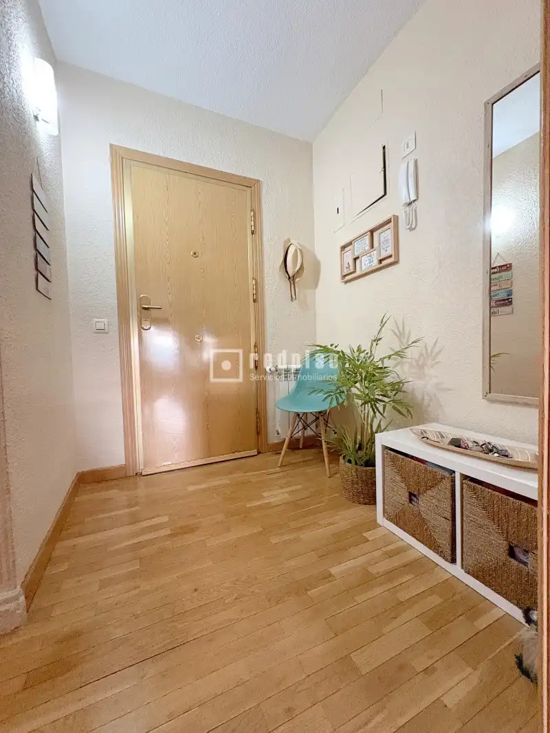 Habitación de Piso en venta en Madrid con Terraza y Trastero