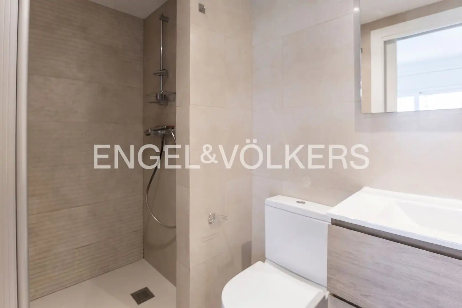 Baño de Piso en venta en Barcelona con Aire acondicionado, Calefacción y Parquet