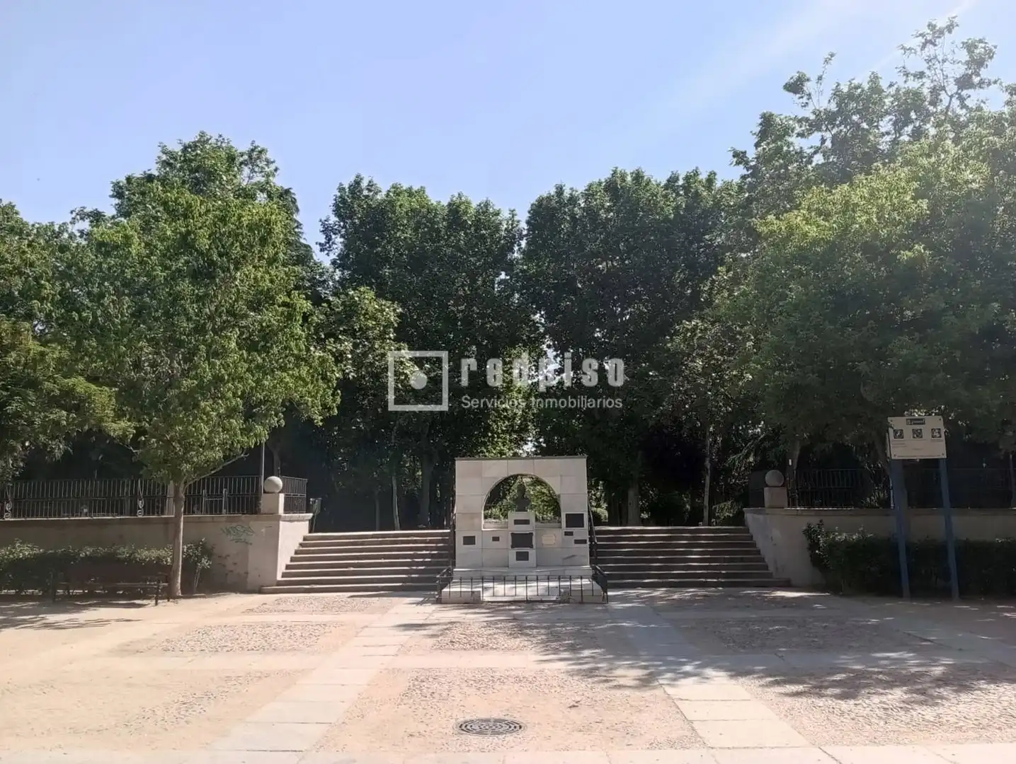 Flat with lift for sale in del Doctor Gómez Ulla