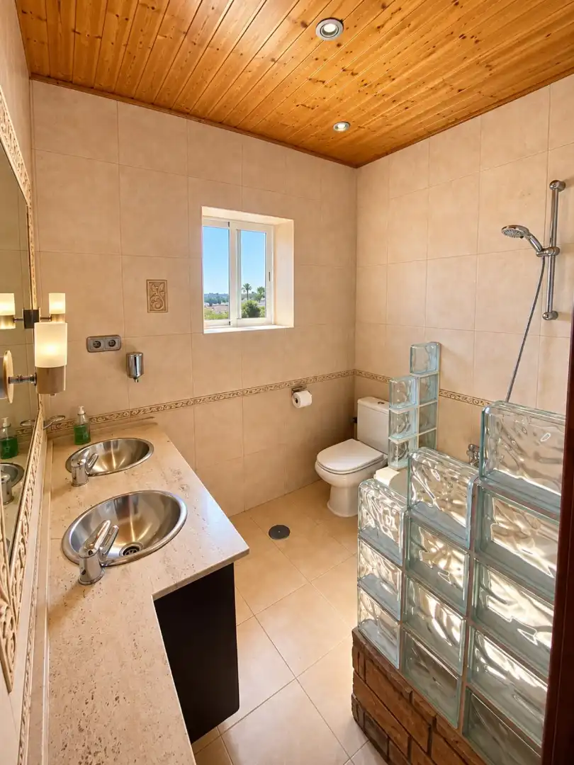 Baño de Piso en venta en Málaga con Aire acondicionado