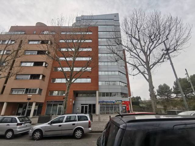 Local comercial en Alquiler en C/ Francesc Layret en Can Borrell