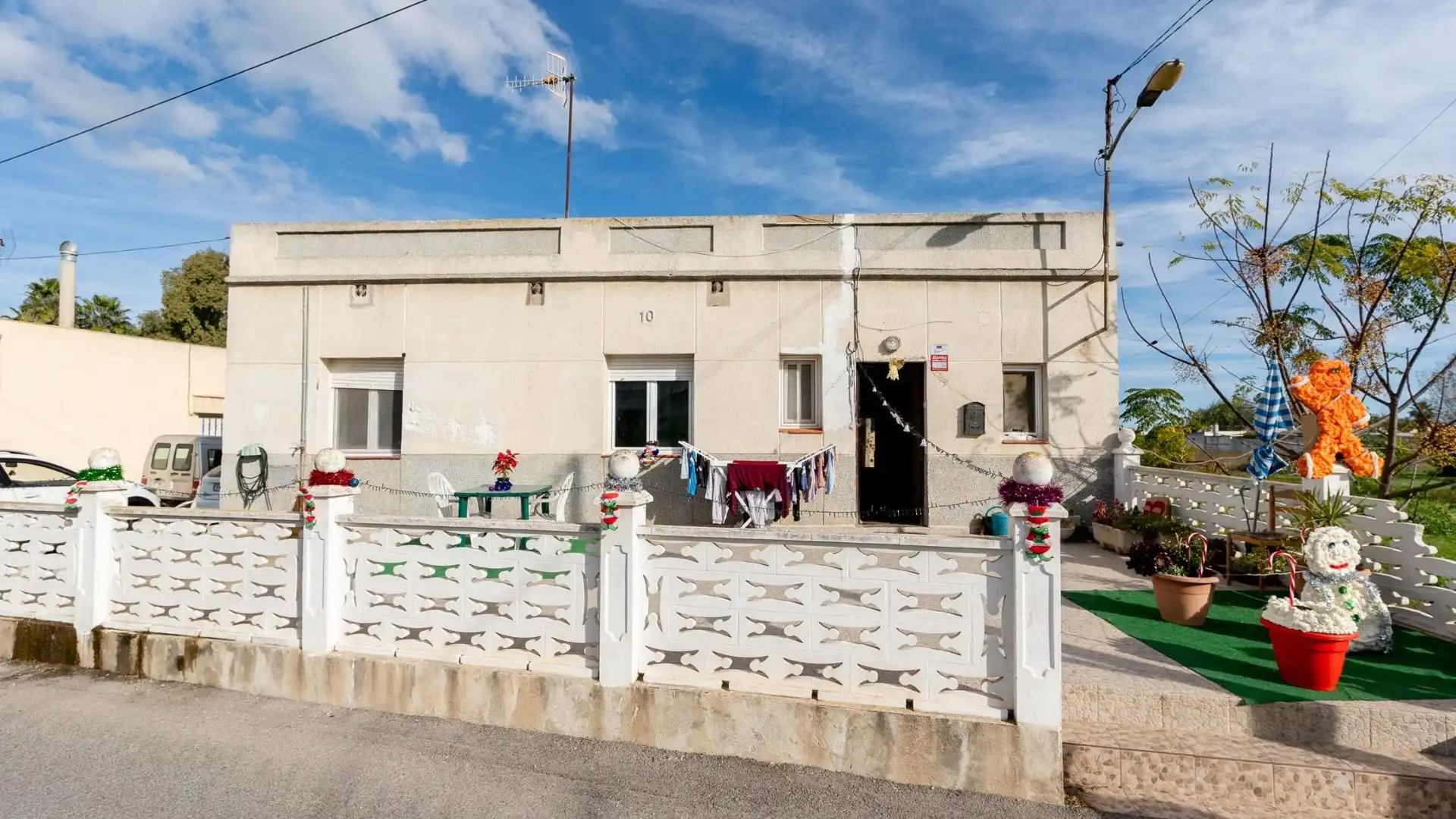 Exterior view of Houses for sale in Deltebre