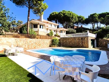 Casa amb piscina en venda a Pelayos de la Presa