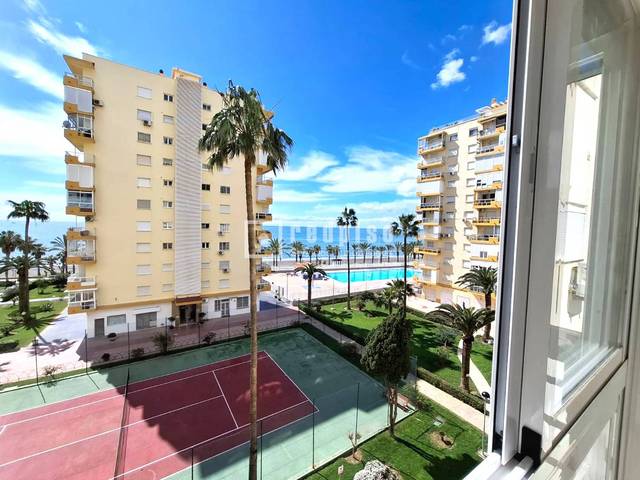 Piso en Venta en Urbanización Pueblo Nuevo en Algarrobo Costa