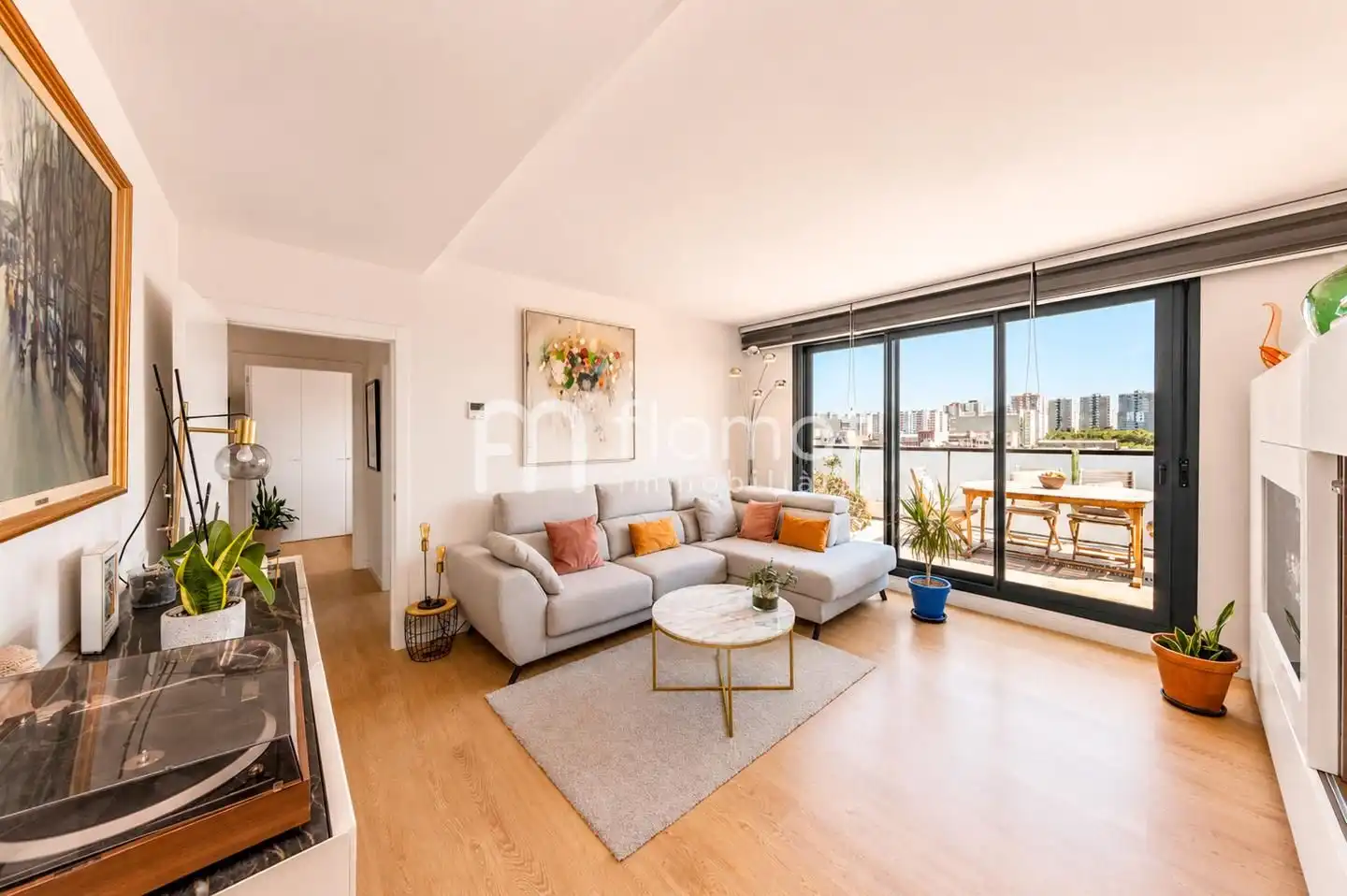 Sala de estar de Piso en venta en L'Hospitalet de Llobregat con Aire acondicionado, Calefacción y Terraza