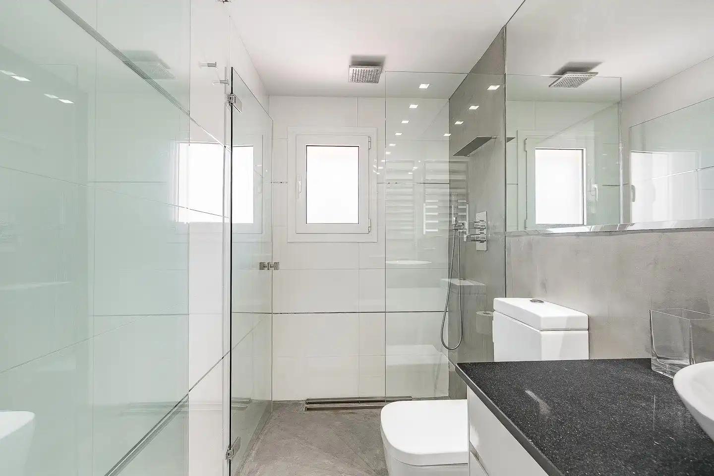 Badezimmer von Haus oder Chalet zur Miete in Sant Just Desvern mit Klimaanlage, Heizung und Privatgarten