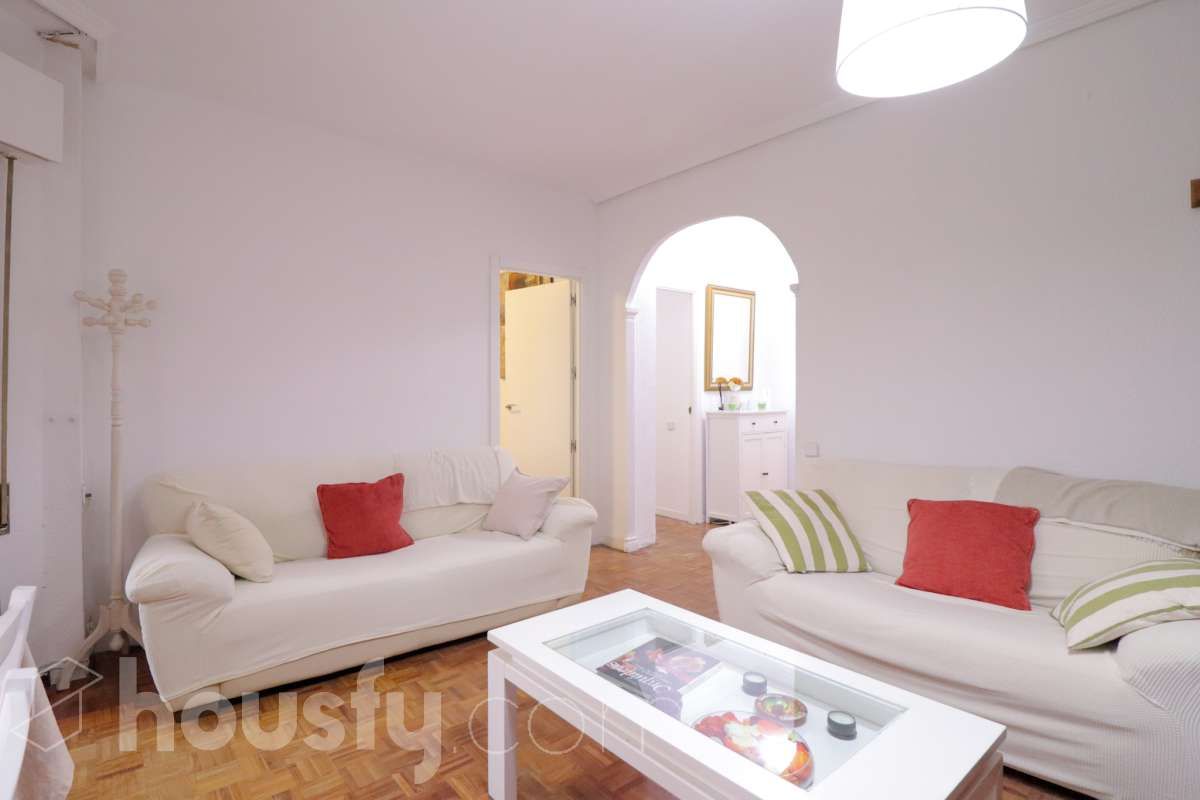 Living room of Flat for sale in  Madrid Capital  with Air Conditioner, Heating and Parquet flooring