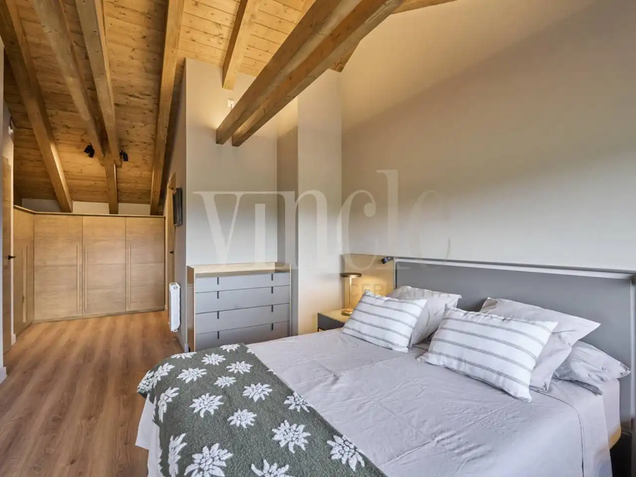 Dormitori de Casa o xalet en venda en Ger amb Calefacció, Jardí privat i Parquet