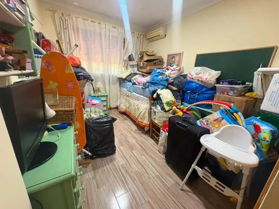 Dormitori de Casa o xalet en venda en Espartinas amb Aire condicionat, Piscina i Piscina comunitària