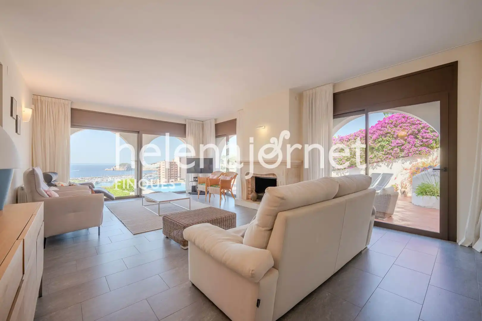 Sala d'estar de Casa o xalet en venda en Sant Feliu de Guíxols amb Aire condicionat, Calefacció i Terrassa