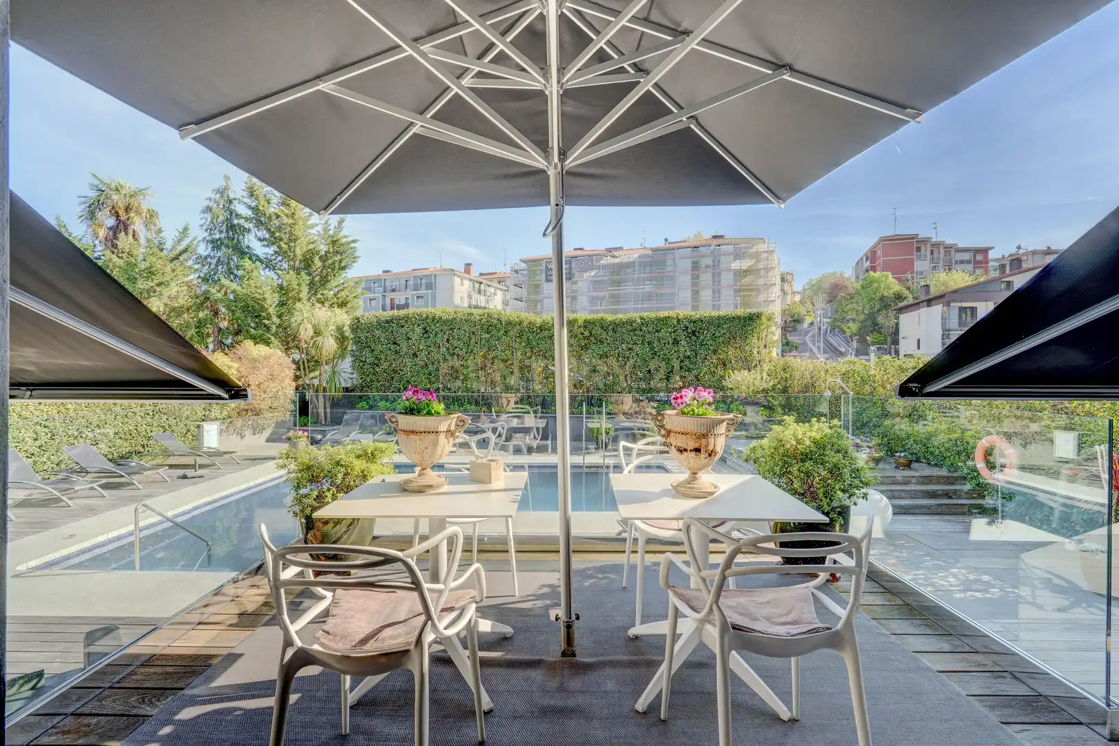 Terrassa de Casa o xalet en venda en Donostia - San Sebastián  amb Aire condicionat, Jardí privat i Piscina