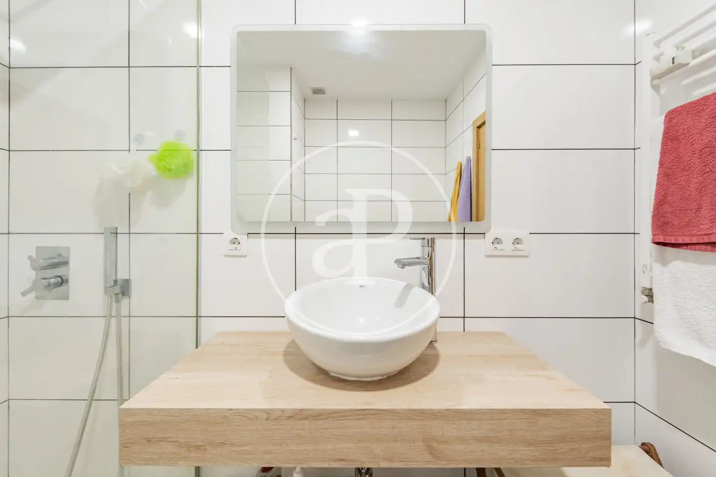 Bathroom of Flat for sale in Madrid  with Heating, Terrace and Storage room