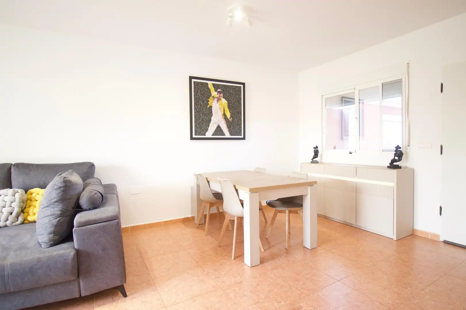 Esszimmer von Einfamilien-Reihenhaus zum Verkauf in Fuente Álamo de Murcia mit Privatgarten und Balkon