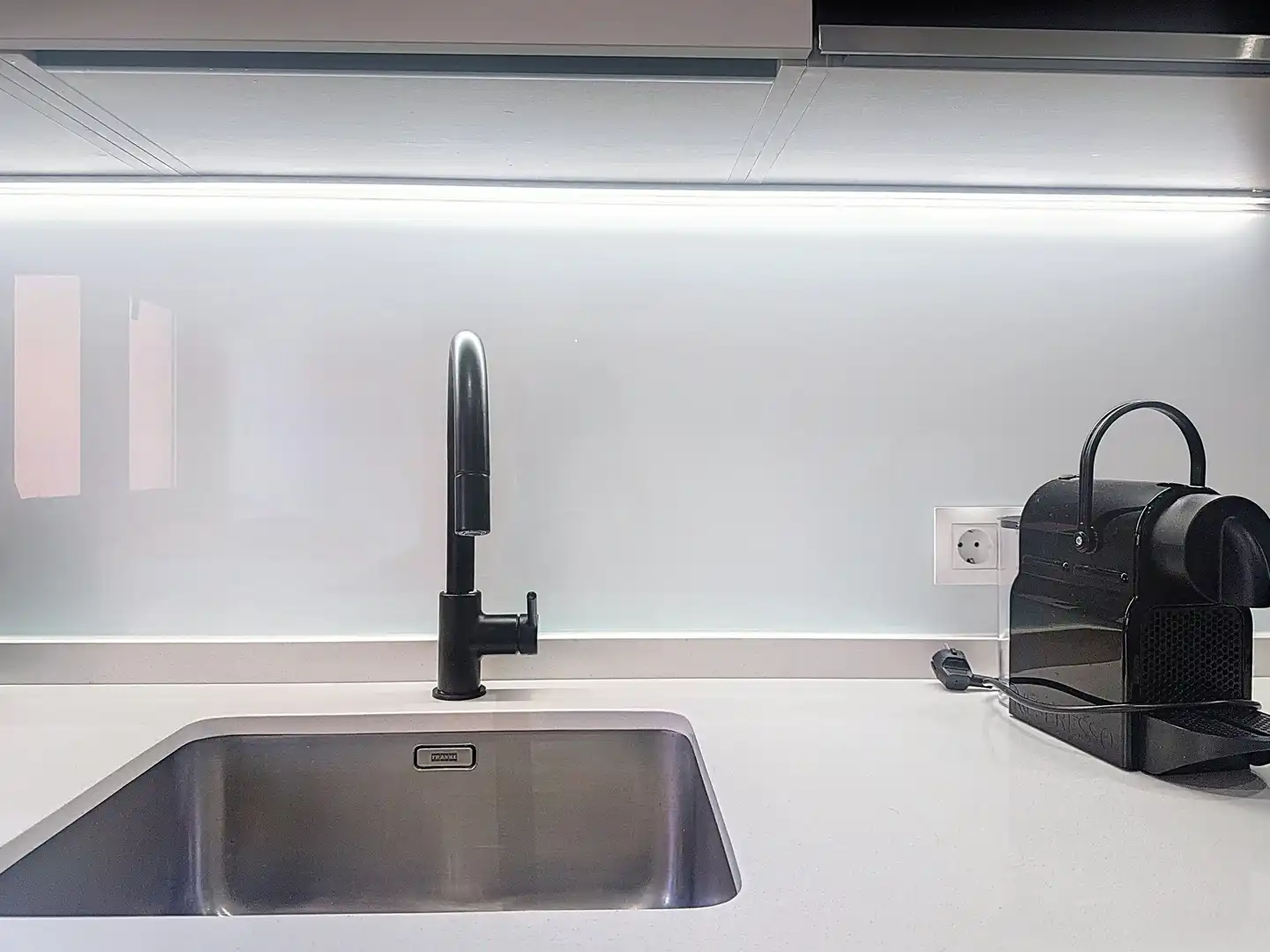 Kitchen of Apartments for sale in Benahavís  with Air Conditioner, Terrace and Swimming Pool