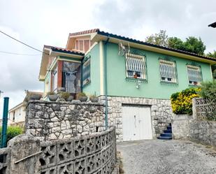 Vista exterior de Casa o xalet en venda en Medio Cudeyo amb Terrassa