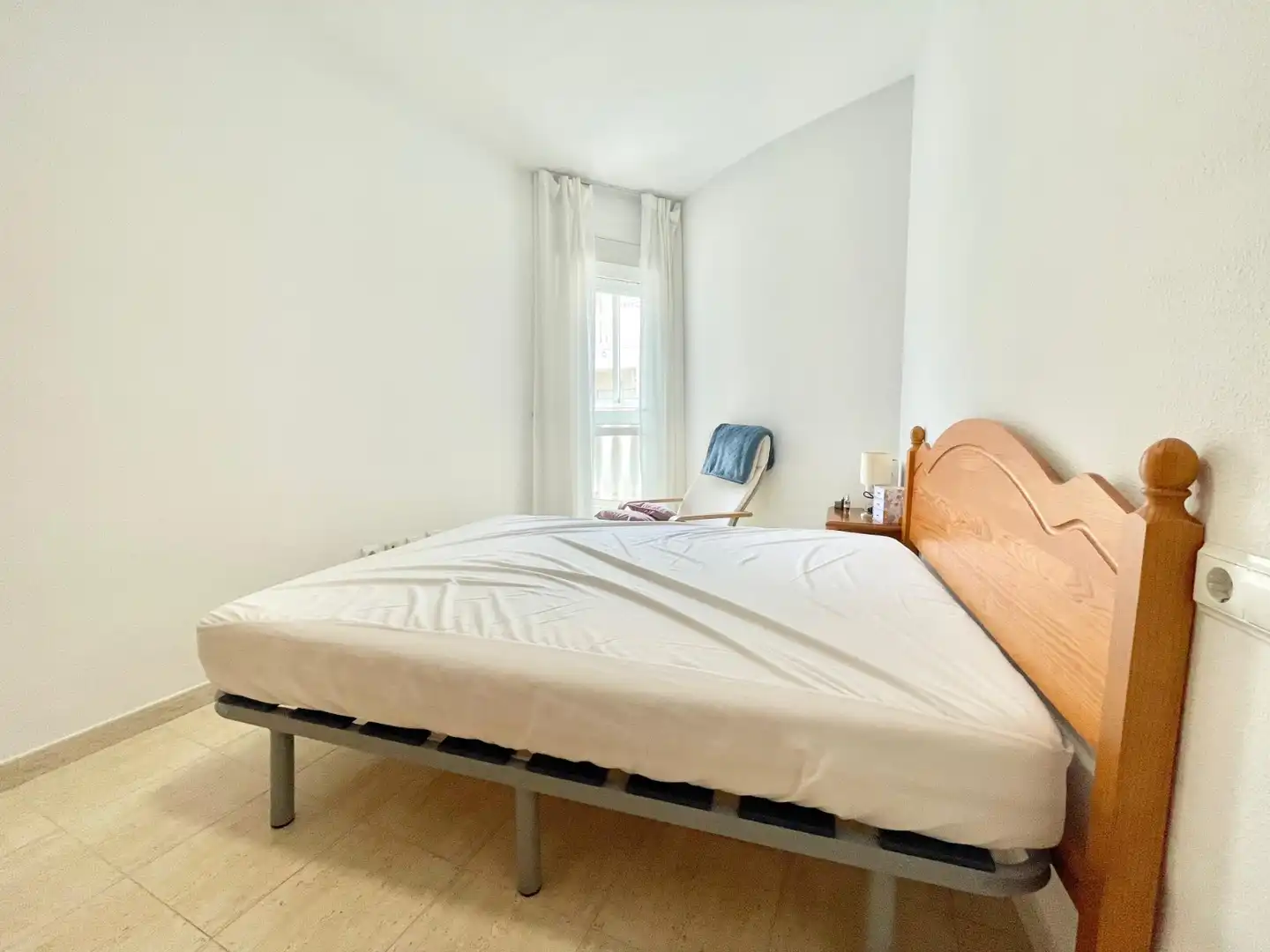 Dormitori de Apartament de lloguer en Torrevieja amb Calefacció, Terrassa i Piscina