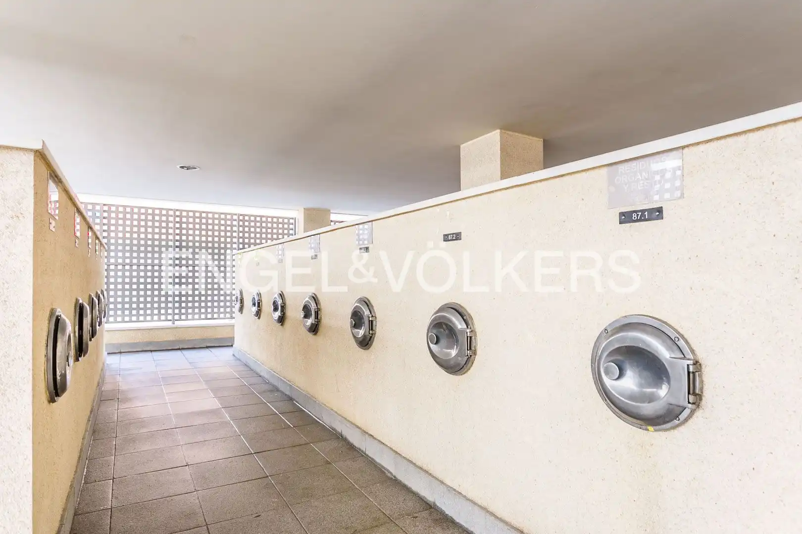 Piso en venta en Sevilla con Aire acondicionado, Calefacción y Trastero