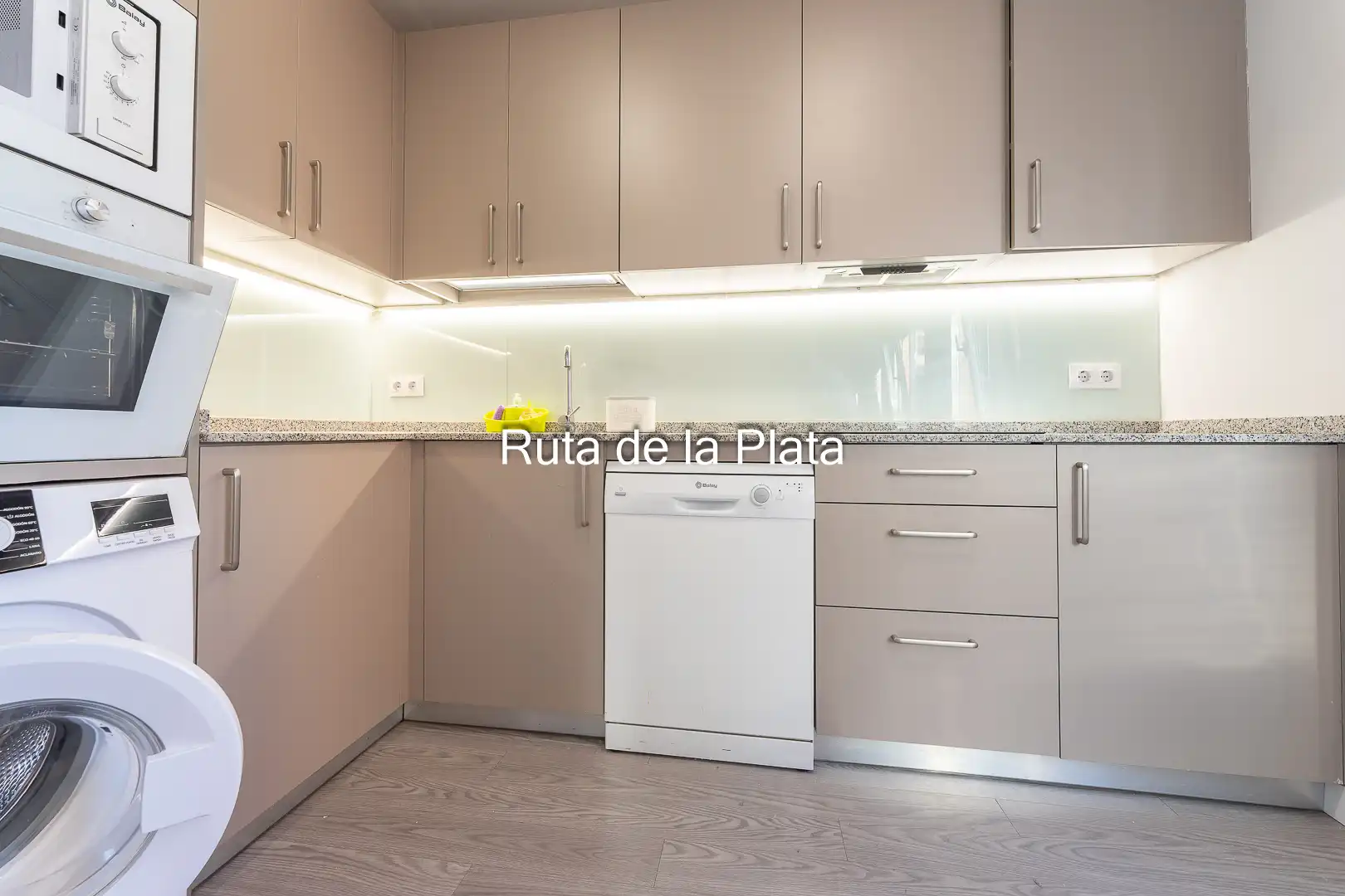 Kitchen of Flat for rent in Zamora Capital   with Heating, Parquet flooring and Oven