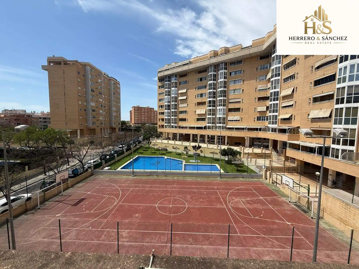 Swimming pool of Houses for sale in Alicante / Alacant  with Air Conditioner, Heating and Private garden