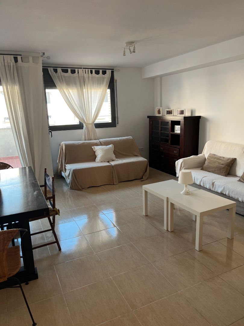 Sala d'estar de Casa adosada en venda en Torredembarra amb Calefacció, Terrassa i Moblat