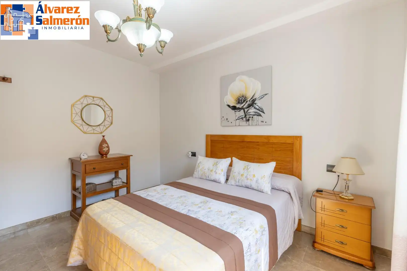 Schlafzimmer von Einfamilien-Reihenhaus zum Verkauf in Armilla mit Heizung
