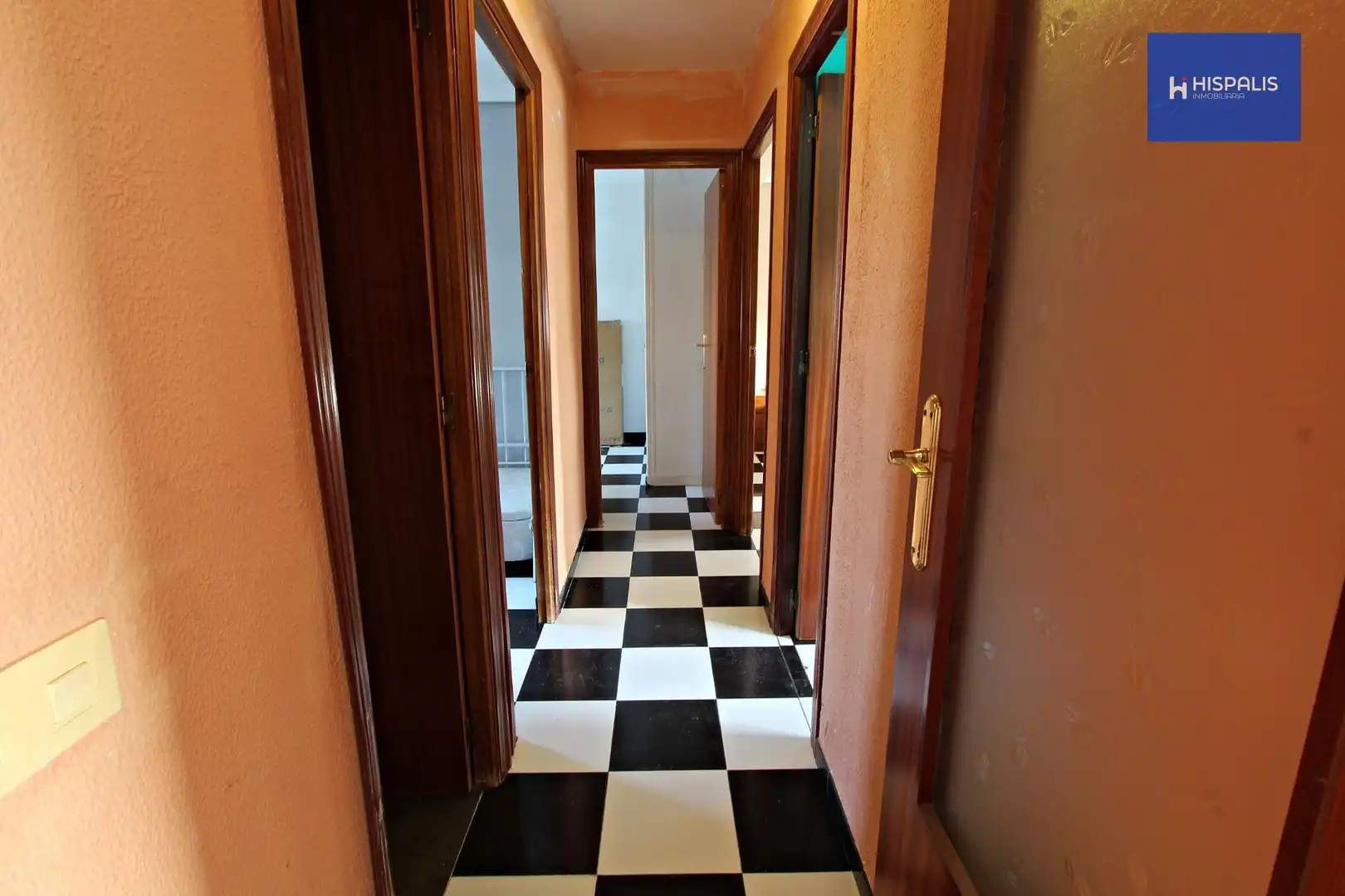 Flat for sale in Sevilla  with Air Conditioner