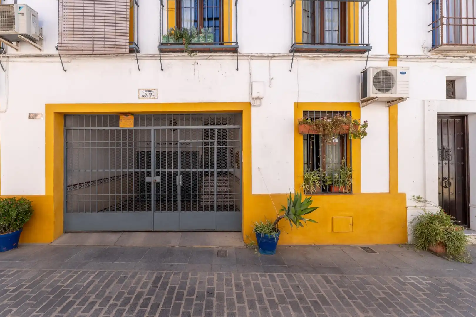 Exterior view of Detached homes for sale in Córdoba  with Air Conditioner, Heating and Storage room