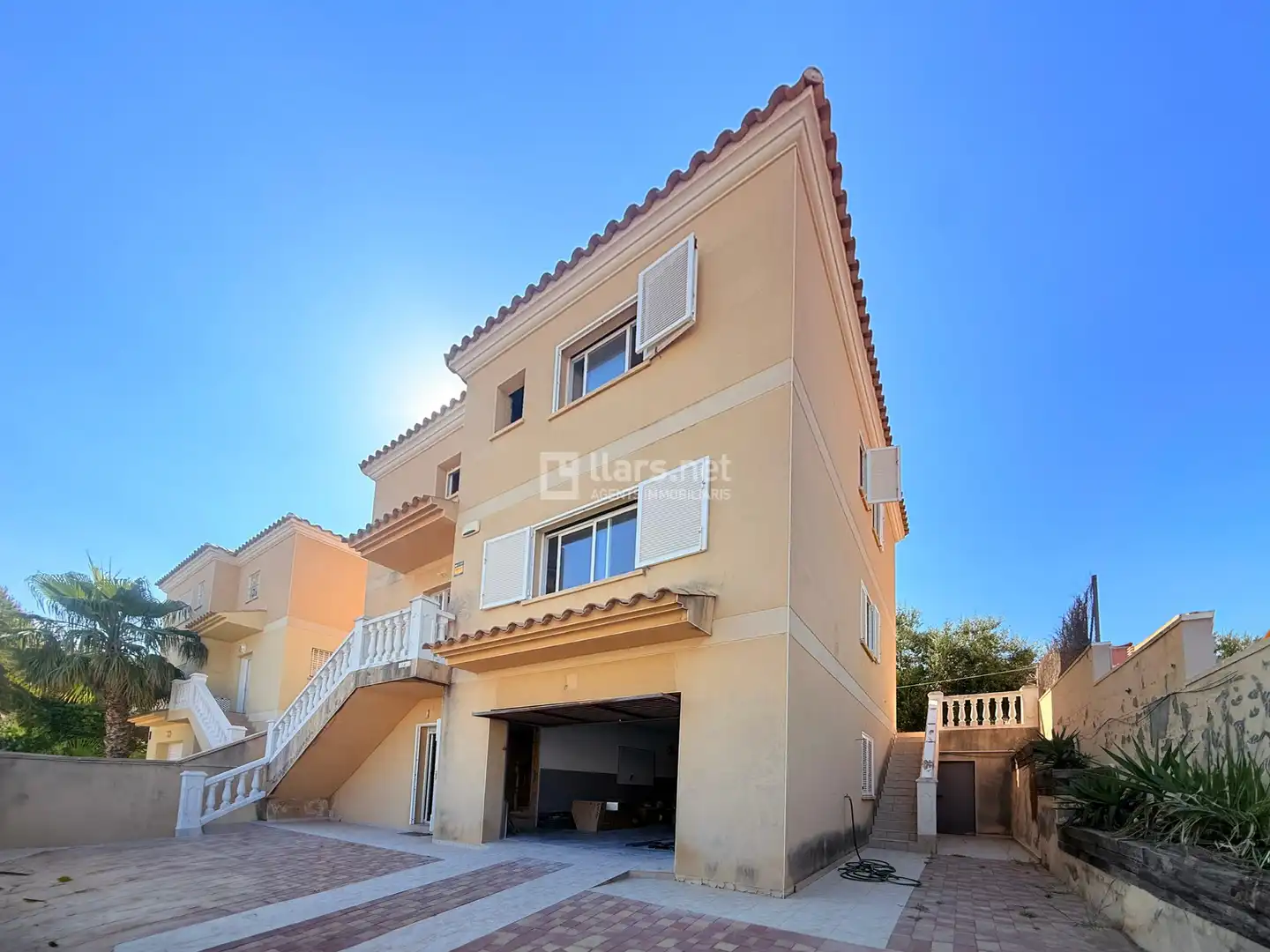 Vista exterior de Casa o xalet en venda en Sant Pere de Ribes amb Aire condicionat, Jardí privat i Terrassa