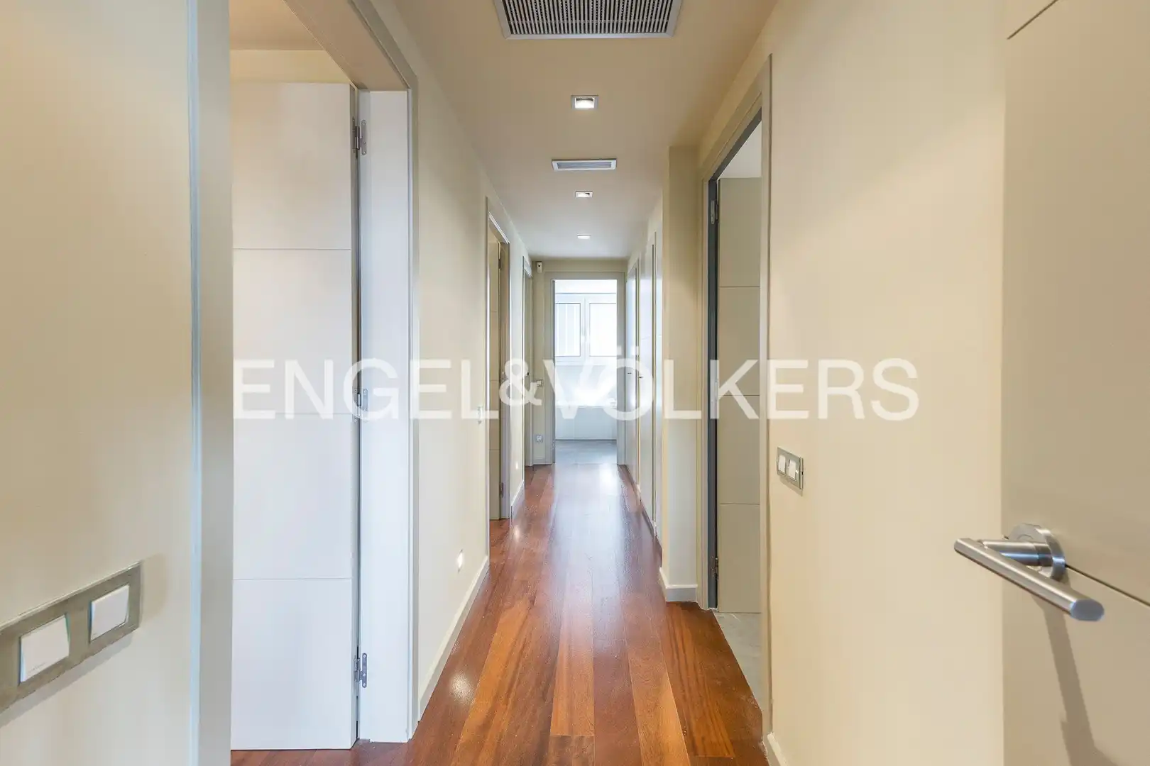 Apartamento de alquiler en Barcelona con Calefacción, Parquet y Terraza